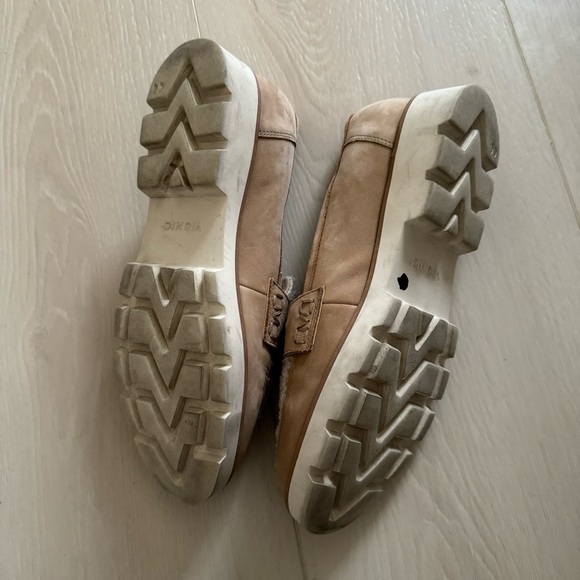 Vionic Cheryl Tan Sherpa Nubbuck Loafer - Picture 9 of 9